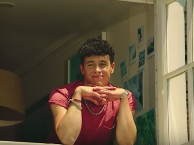 Brother and sis fight over STUNNING poolboy in new Coke ad