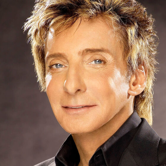 Twitter response to Barry Manilow coming out is both hilarious and touching