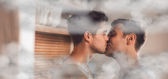 Straight dude makes out with best friend while high, wonders if he’s suddenly gay