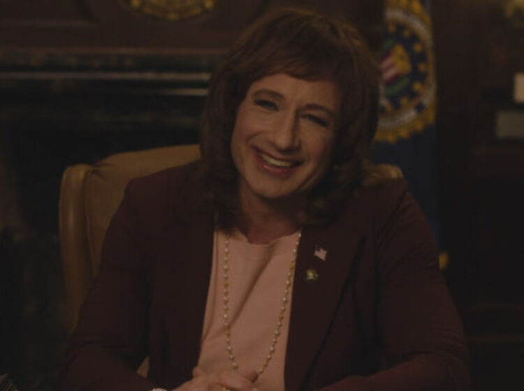 David Duchovny’s transgender character fast forwards Twin Peaks 27 years