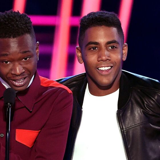 “Moonlight’s” young stars Ashton Sanders and Jharrel Jerome win Best Kiss at MTV Movie Awards