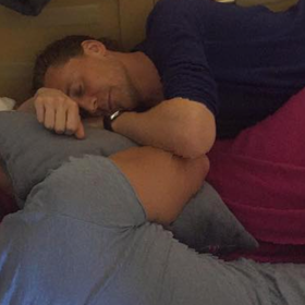 Chris Hemsworth loves to cuddle with Tom Hiddleston, and he’s vers