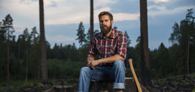 This gay man can’t stop crushing on his sexy lumberjack uncle