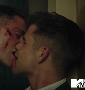 Colton Haynes’ character comes out, kisses Charlie Carver in new ‘Teen Wolf’ clip