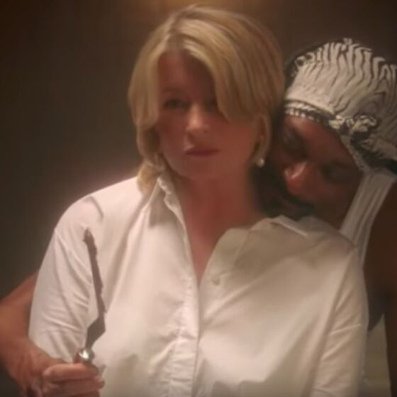 Martha Stewart and Snoop Dogg reenact that oh-so-sensual scene from ‘Ghost’