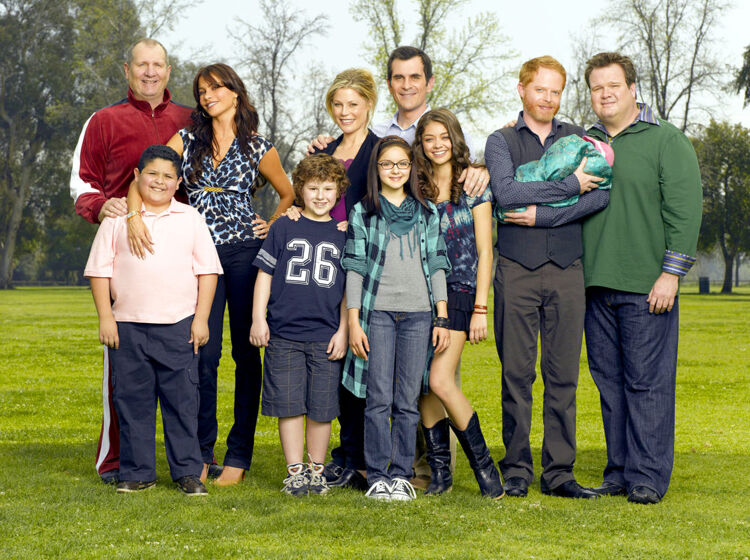 'Modern Family' star goes rogue, confirms fan theories that character is bisexual