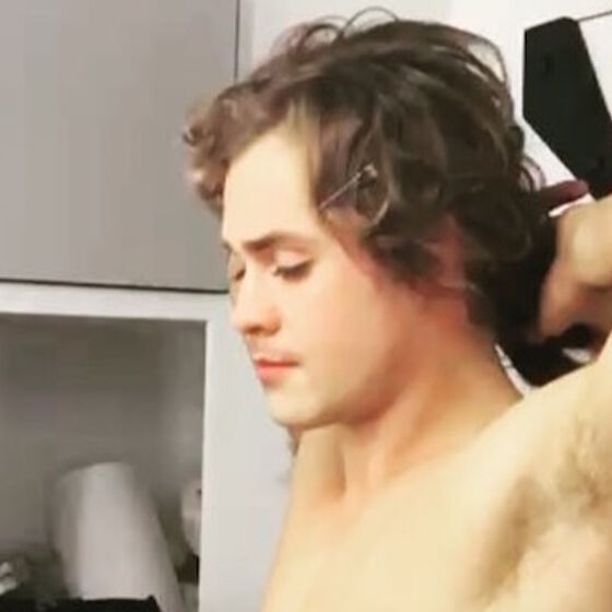 WATCH: Stranger Things’ Dacre Montgomery gets airbrushed and.. what were we talking about?
