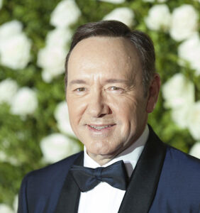 Theater’s Kevin Spacey investigation yields 20 counts of suspected inappropriate behavior