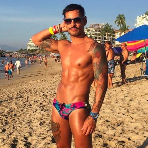 15 sizzling boys-on-the-beach pics that will make you totally forget it’s still winter