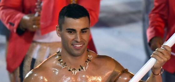Pita Taufatofua (a.k.a. the Shirtless Tongan) is back at the Olympics and everyone’s fainting