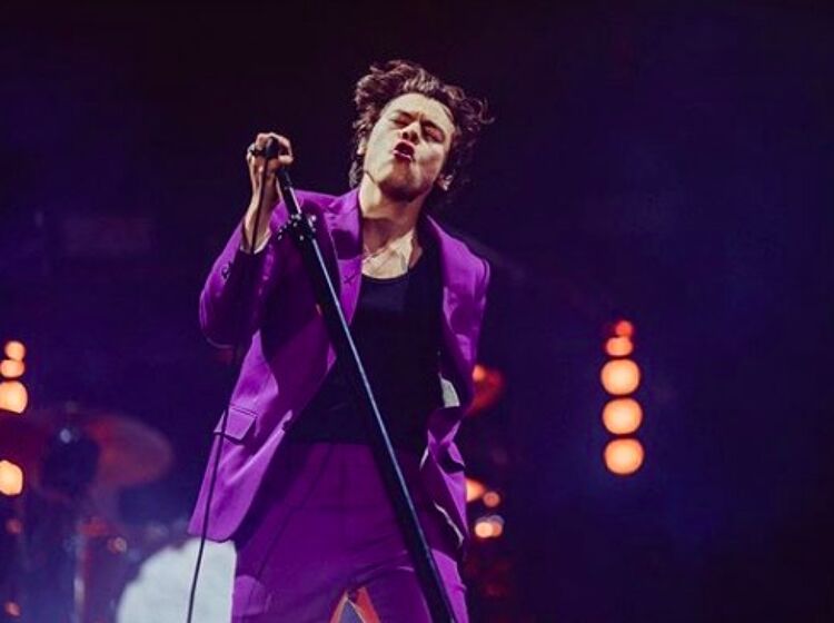 Harry Styles shows off a little, er, a LOT more than intended in skin-tight purple pants