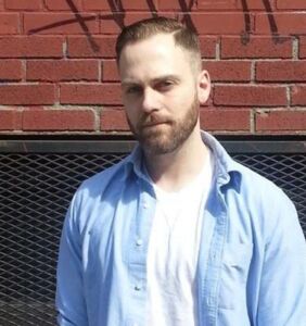 Conservative claims gay bar kicked him out over politics, bar owner shares the real story