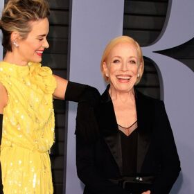 Sarah Paulson reveals how Holland Taylor slid into her DMs