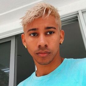 Keiynan Lonsdale offers pointer on letting “the balls breathe” during these hot summer months