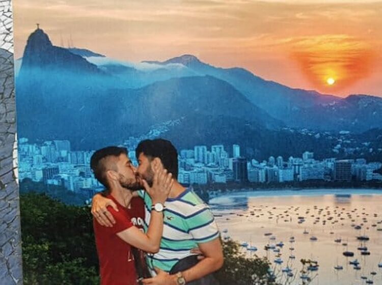 This adorable photo of a gay couple kissing is making homophobes lose their minds