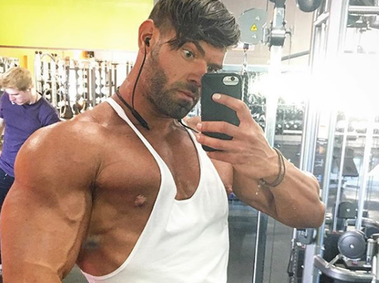 “I had to kill him”: Bodybuilder stabs roommate 16 times after he “tried to make moves” on him