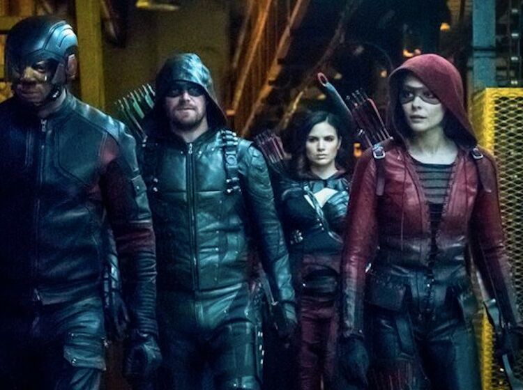 A major character on ‘Arrow’ just came out and Twitter is going crazy
