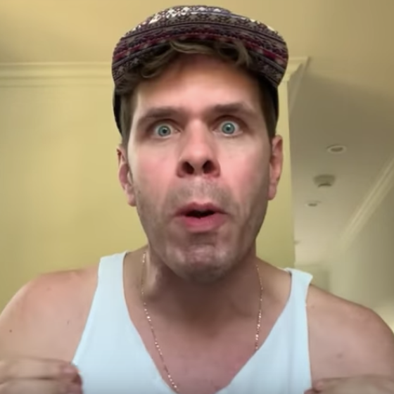 Perez Hilton gets totally obliterated after he defends Trump’s stance on birthright citizenship