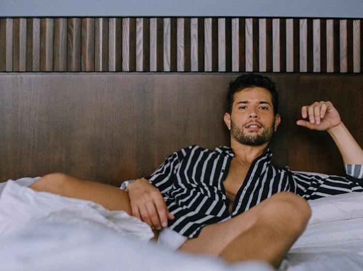 Rafael De La Fuente on playing a sexy gay Latino immigrant in the steamy “Dynasty” revival