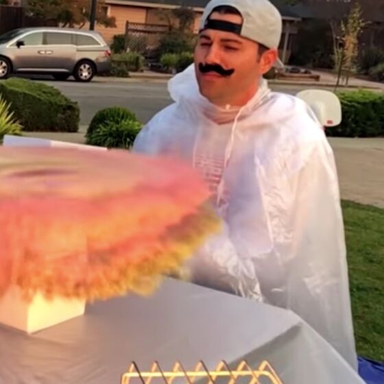 WATCH: High-tech glitter-fart bomb helps man get revenge on Amazon package thieves