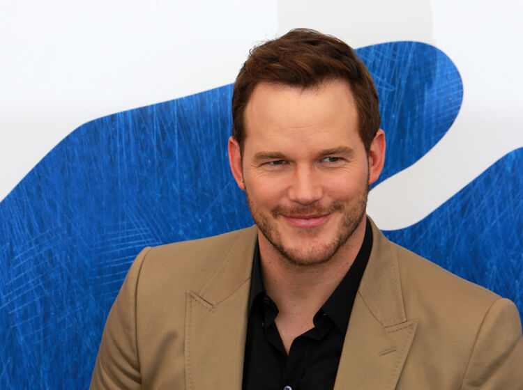 PHOTOS: Chris Pratt’s dad bod has returned and Twitter is officially parched