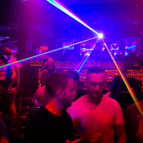 No, gay hook up apps aren’t killing gay bars — it’s actually far more complicated