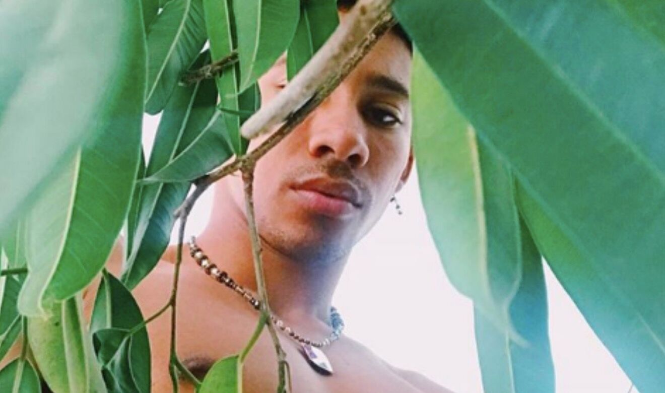 Keiynan lonsdale deals bathroom selfies