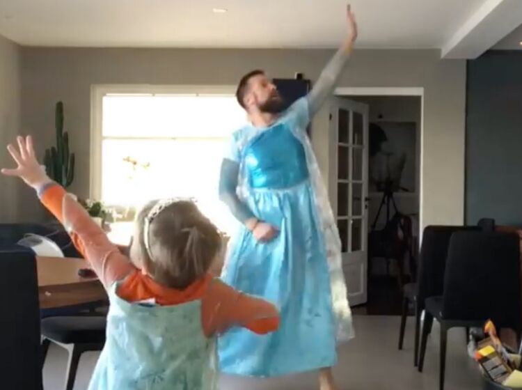 Father and son go viral dancing to ‘Frozen’: “This is what healthy masculinity looks like”