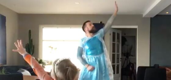 Father and son go viral dancing to ‘Frozen’: “This is what healthy masculinity looks like”