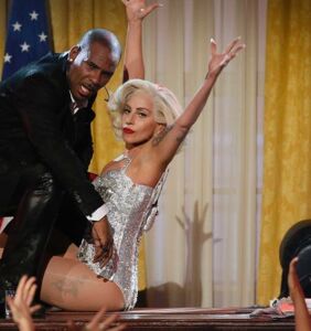 R. Kelly slams Lady Gaga as “not professional” and unintelligent as public meltdown continues