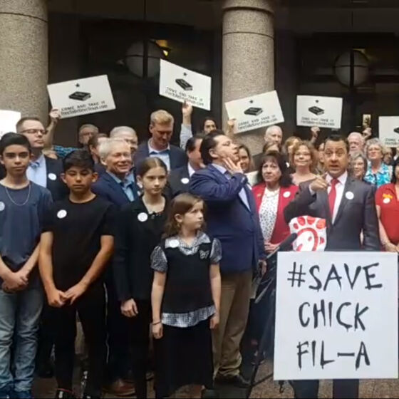 Anti-queer Texans launch “Save Chick-fil-A” day after San Antonio airport ban