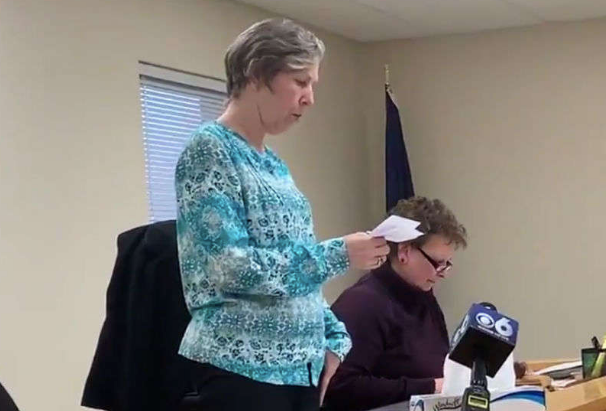 Watch this disgraced town clerk publicly apologize to the gay couple she discriminated against
