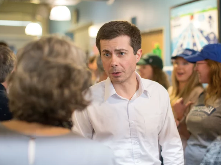 Watch a gaggle of unhinged protestors scream “Repent!” at Pete Buttigieg during a fundraiser