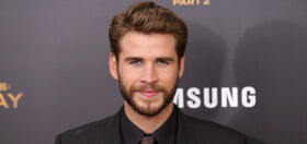 PHOTO: Liam Hemsworth leaves little to the imagination in revealing short-shorts