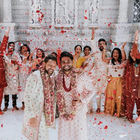 People are gushing over these “twinning grooms” who were just married in a traditional Hindu ceremony