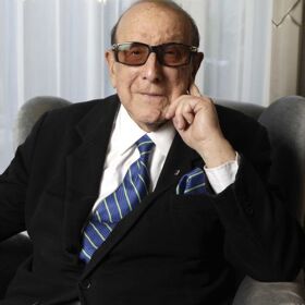 Legendary record exec Clive Davis opens up about learning to embrace his bisexuality