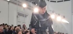 Watch: This male model’s insane runway walk has captured the internet’s attention