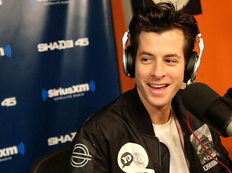 Mark Ronson sorry for “coming out,” says he’s definitely straight