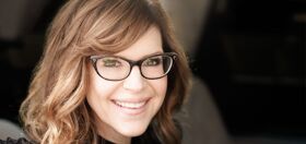 EXCLUSIVE: Singer Lisa Loeb debuts her new video, and it’s oh-so-gay
