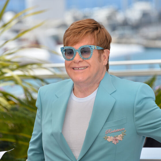 Elton John is “extremely unwell,” cancels concert