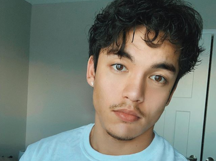 After being outed earlier this year, bisexual actor Alex Diaz says projects keep pouring in