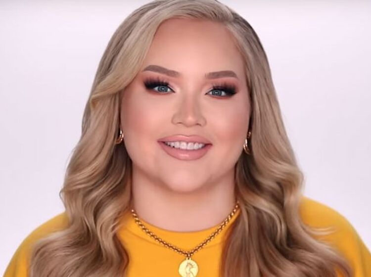 Celebrity YouTube beauty vlogger comes out as trans