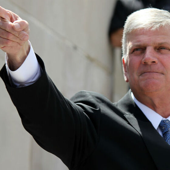 Franklin Graham defends antigay volunteer policy by comparing gays to drug addicts