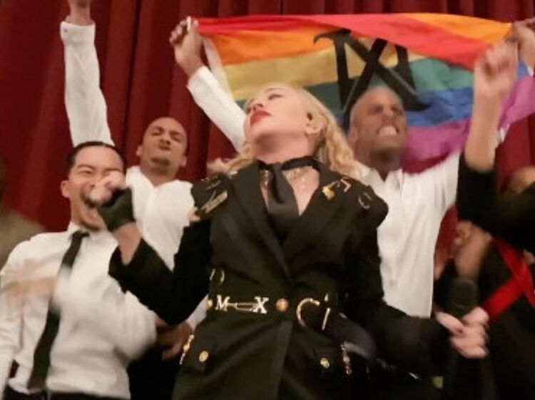 Madonna accuses theater of censorship after stagehands drop the curtain on her show