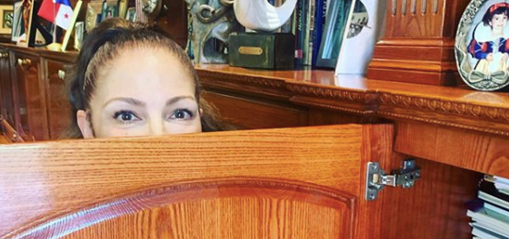 Gloria Estefan is living her best life on Instagram while in quarantine and it’s an absolute gift