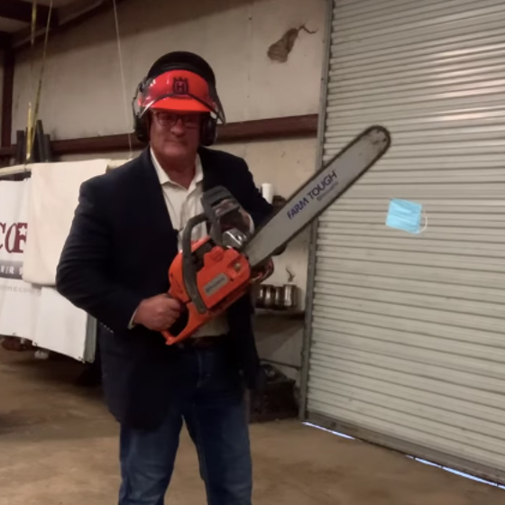 Antigay lawmaker compares himself to “Jews in Nazi Germany” as he chainsaws a mask in half