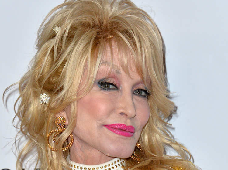 TV Actor instantly destroys his career in unhinged Dolly Parton Facebook meltdown