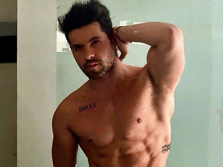 Telenovela star throws an entire tank of fuel on his own gay rumors by kissing another dude