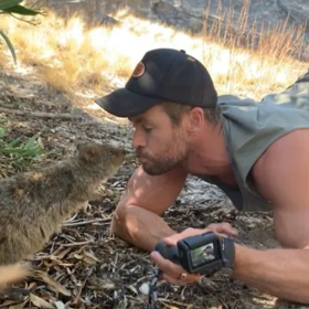 That time Chris Hemsworth’s power bottoming energy went viral
