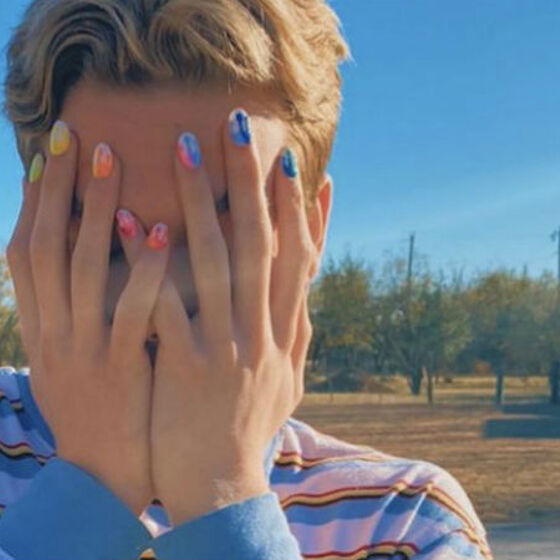 Thousands support Texas gay teen suspended from school for wearing nail polish